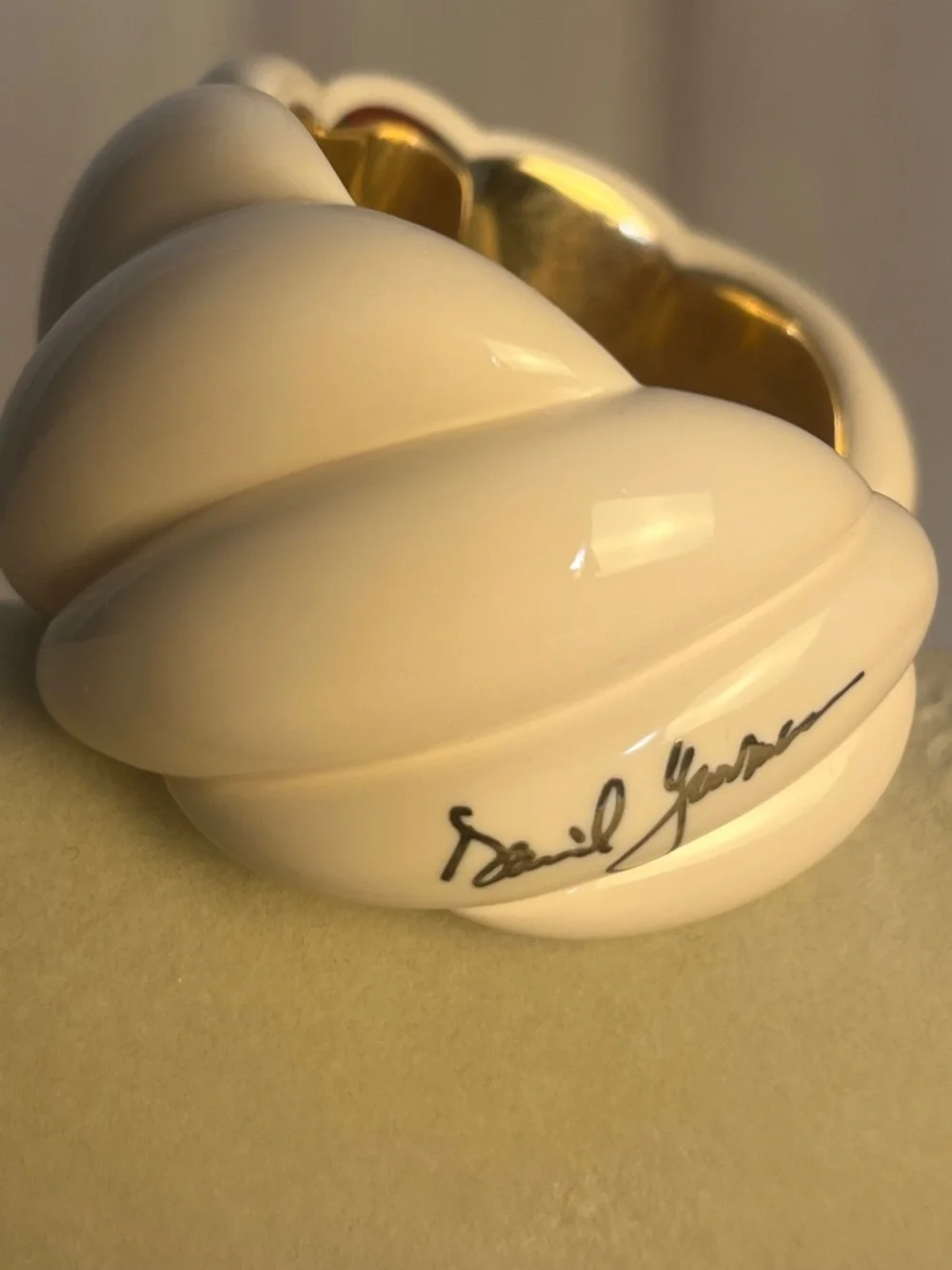 David Yurman Sculpted Cable Resin Bracelet Cuff -  Ivory-colored - Picture 3 of 16